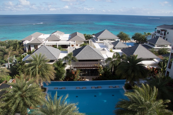 Zemi Beach resort with pool and ocean